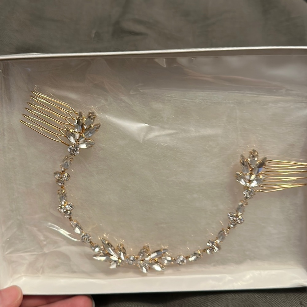 Wedding crystal hair piece